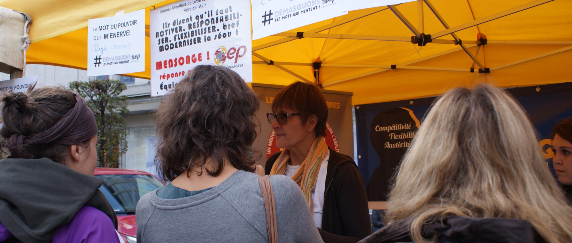 Les Equipes Populaires - stand journée lutte contre la pauvreté Namur